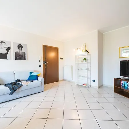Apartment Gardappartamenti Sorgente Pool
